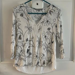 Daniel Rainn size small petite white patterned blouse